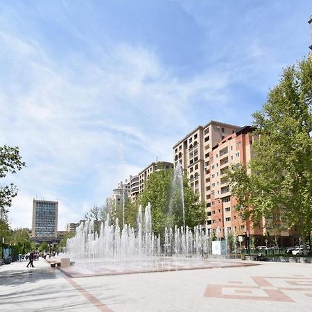 74/3New Building In The Center Of The Capital Apartment Yerevan Bagian luar foto