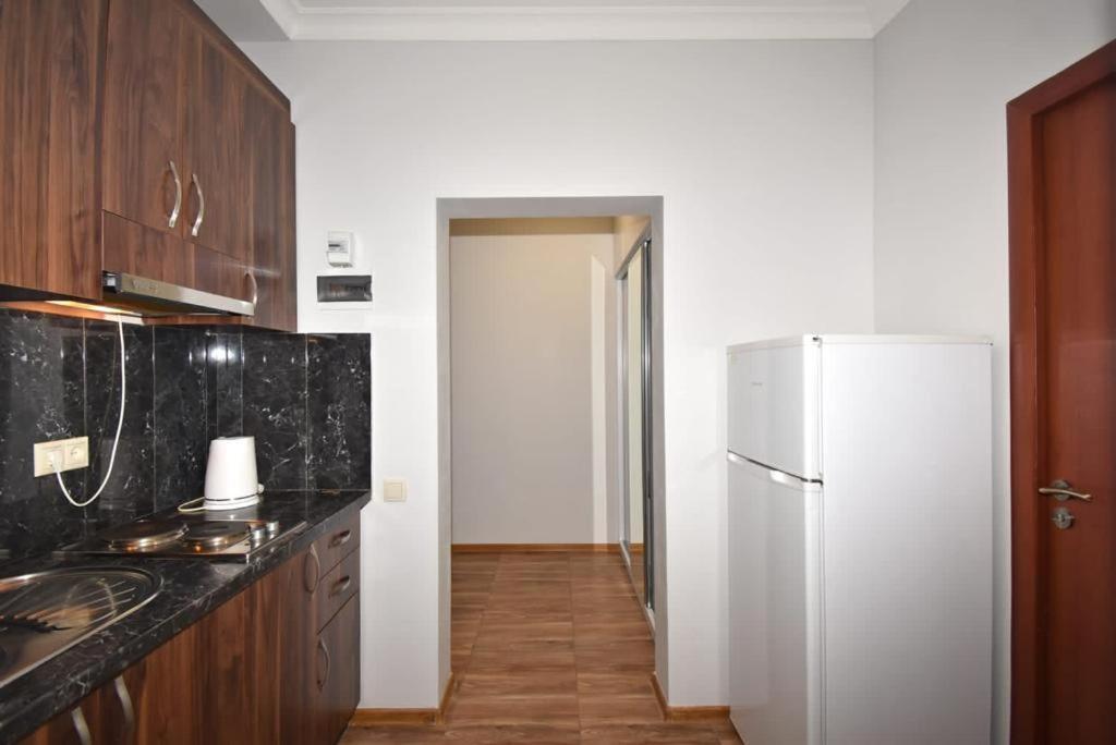 74/3New Building In The Center Of The Capital Apartment Yerevan Bagian luar foto