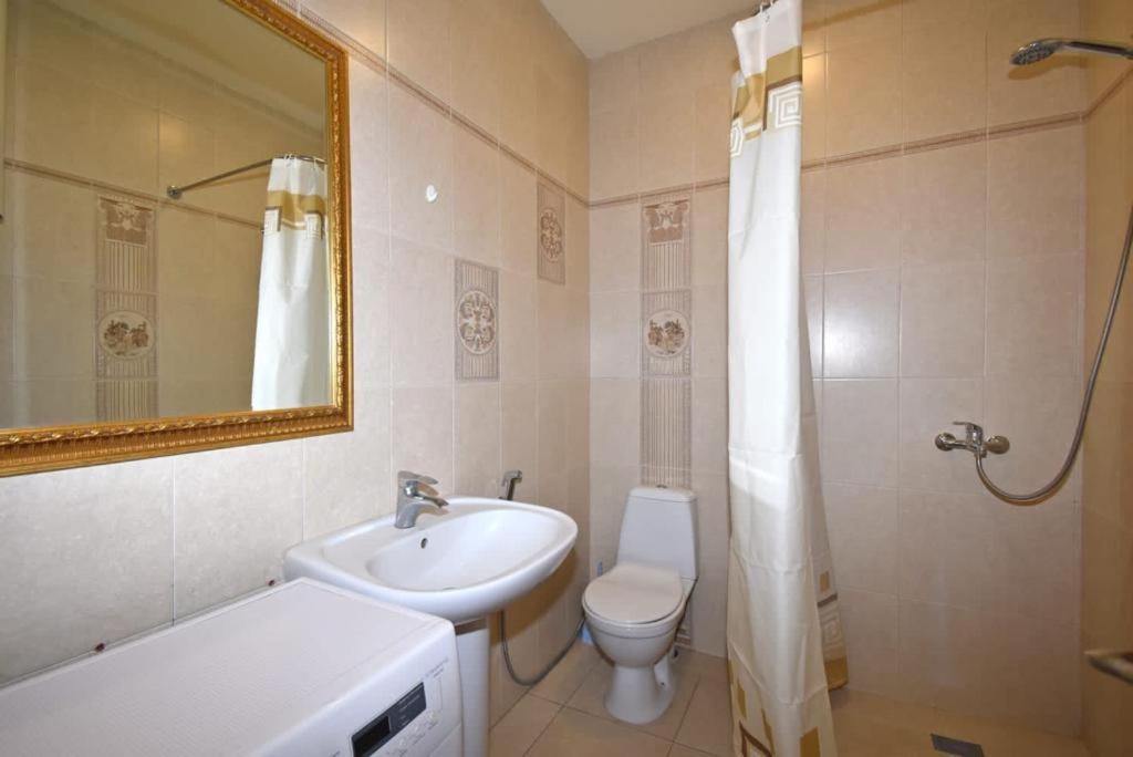 74/3New Building In The Center Of The Capital Apartment Yerevan Bagian luar foto