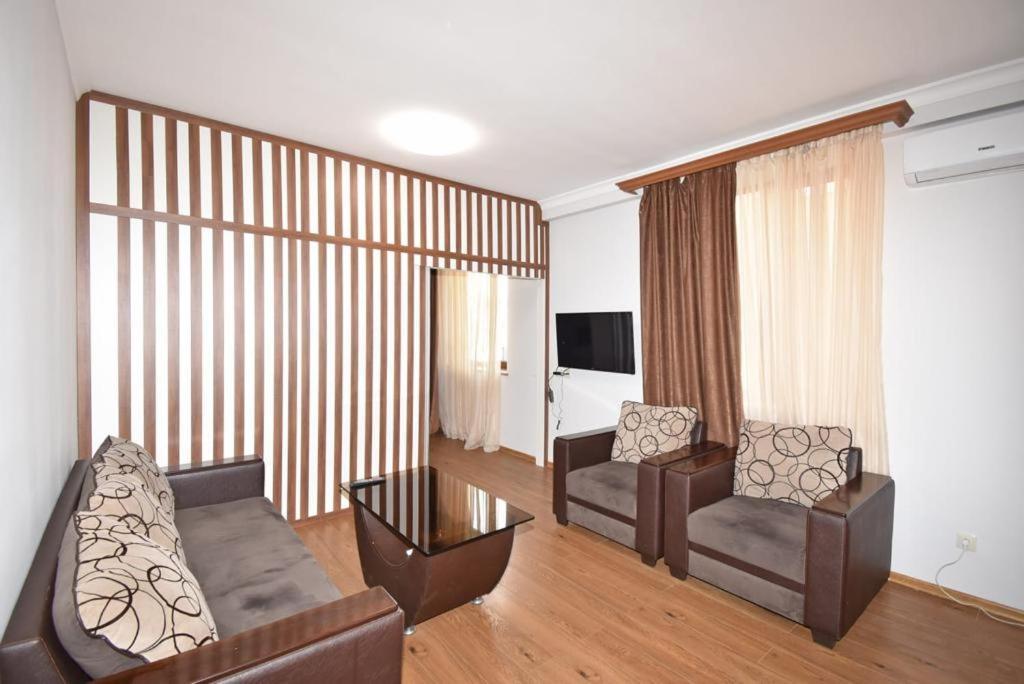 74/3New Building In The Center Of The Capital Apartment Yerevan Bagian luar foto