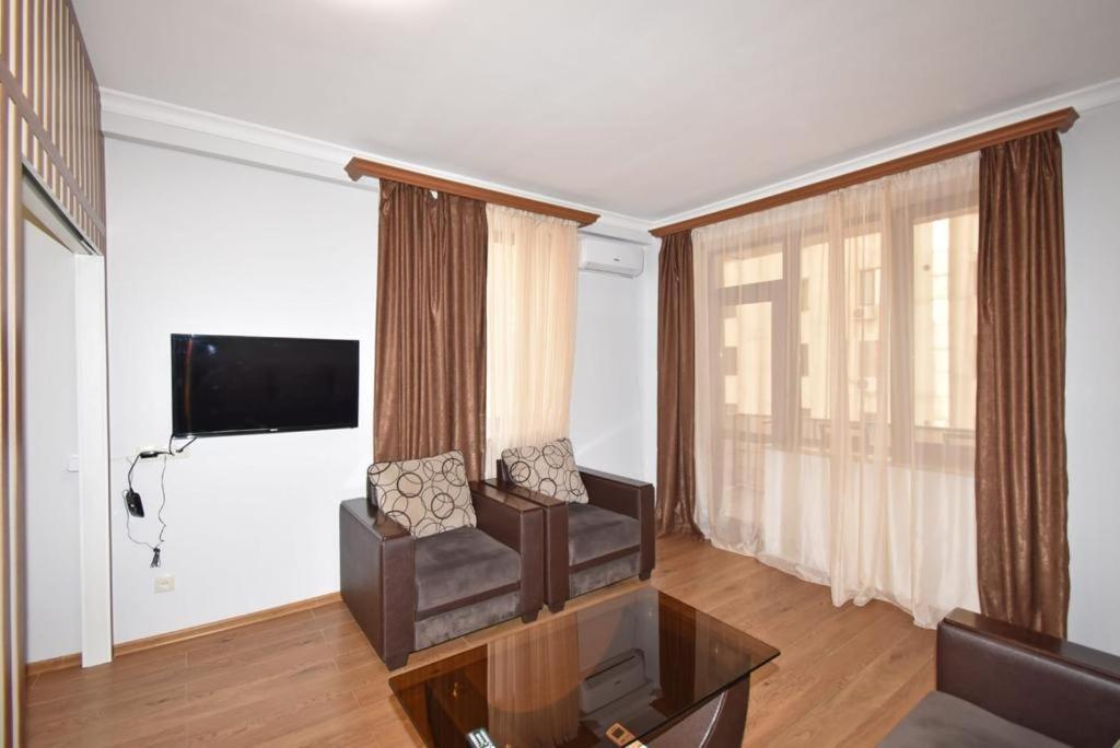 74/3New Building In The Center Of The Capital Apartment Yerevan Bagian luar foto